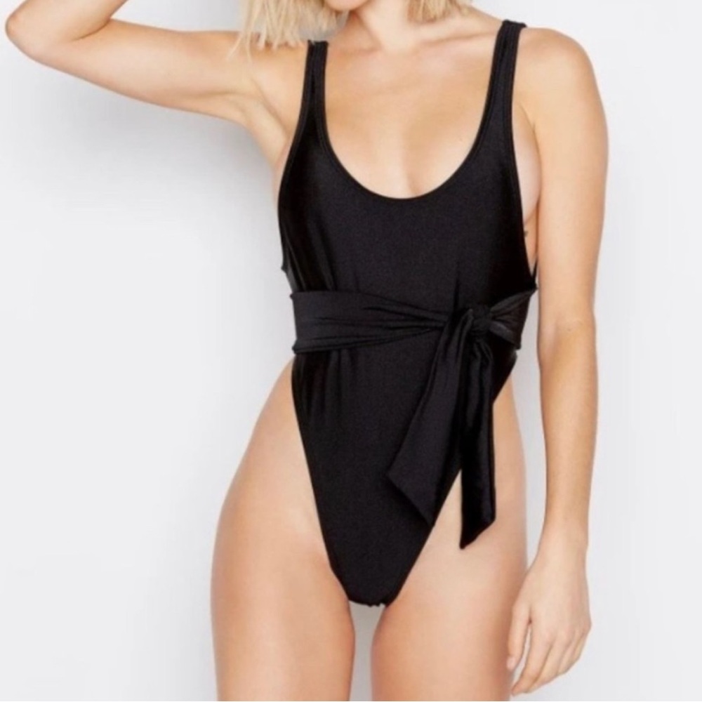 NWT Ris- K Sol high leg one piece